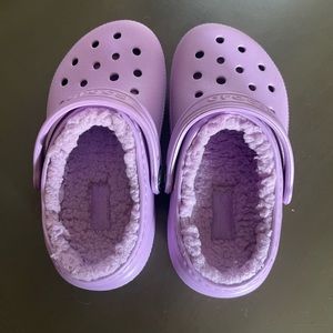purple toddler crocs with fur